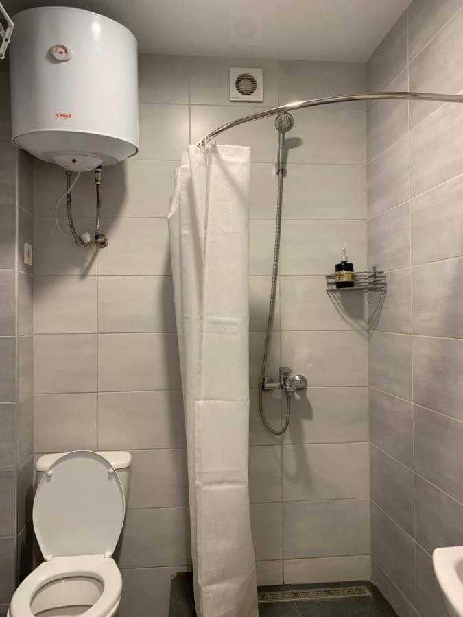 Светлая Студия В 3-Х Мин. От Южд Kharkiv Eksteriør billede
